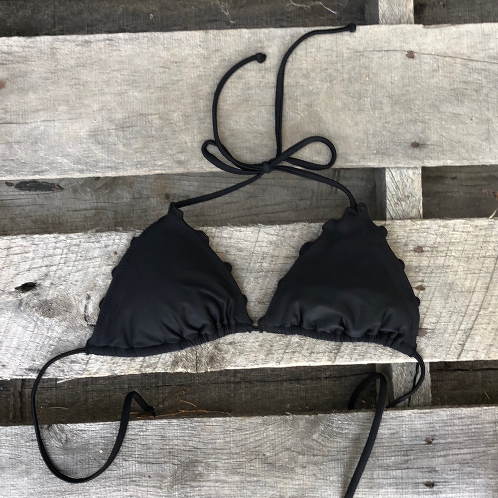 Black bikini top